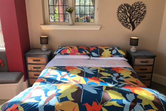 Red Cod Room bed